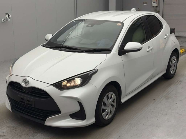 TOYOTA YARIS — фото