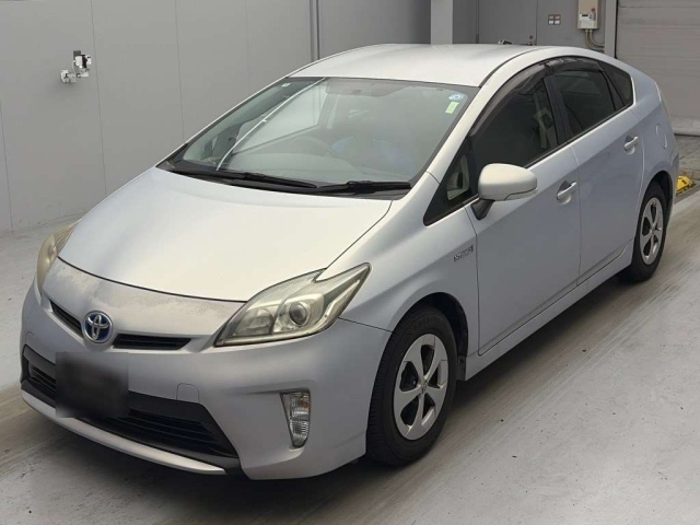 TOYOTA PRIUS — фото