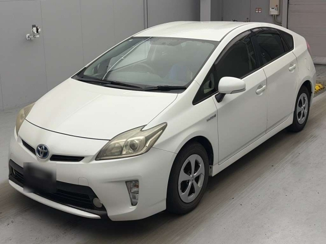 TOYOTA PRIUS — фото