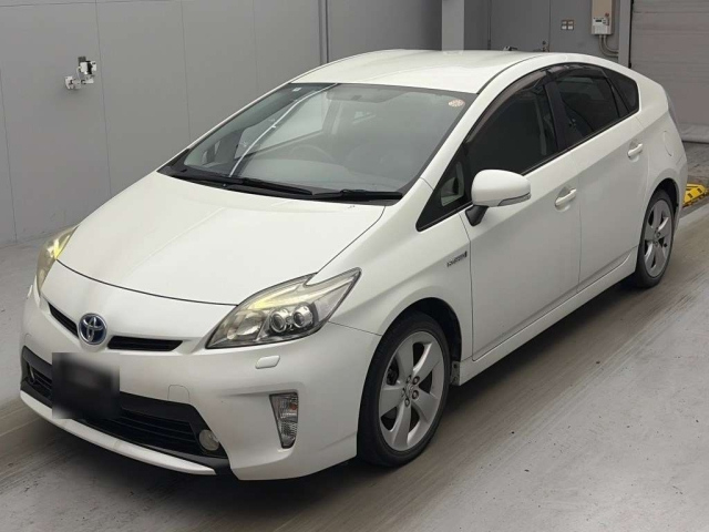 TOYOTA PRIUS — фото