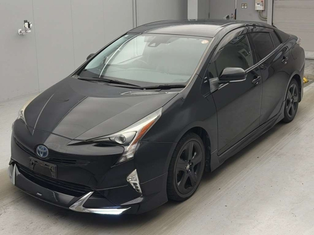 TOYOTA PRIUS — фото