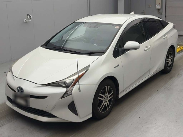 TOYOTA PRIUS — фото