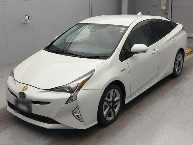 TOYOTA PRIUS — фото