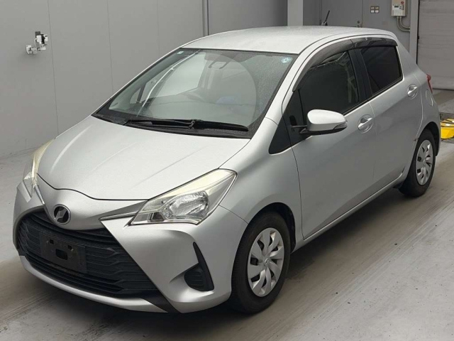 TOYOTA VITZ — фото