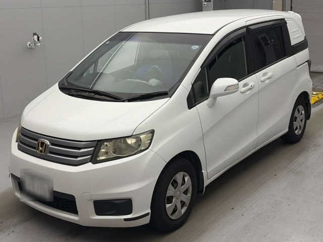 HONDA FREED — фото