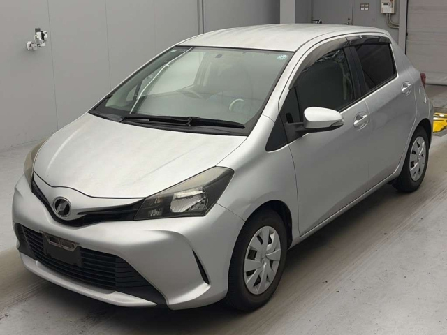 TOYOTA VITZ — фото