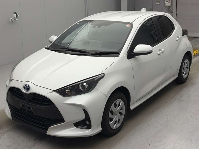 TOYOTA YARIS — фото