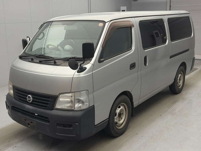 NISSAN CARAVAN — фото