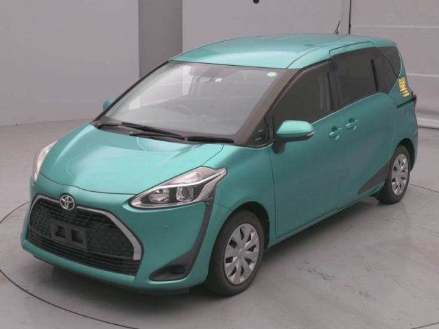 TOYOTA SIENTA — фото