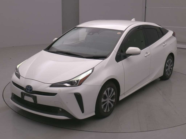 TOYOTA PRIUS — фото