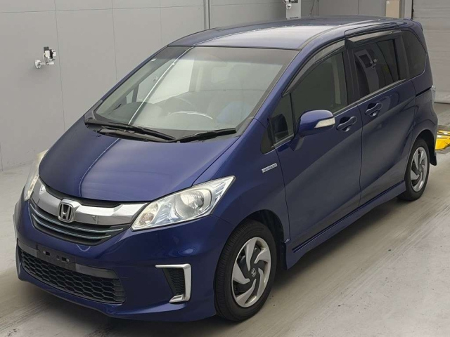 HONDA FREED — фото