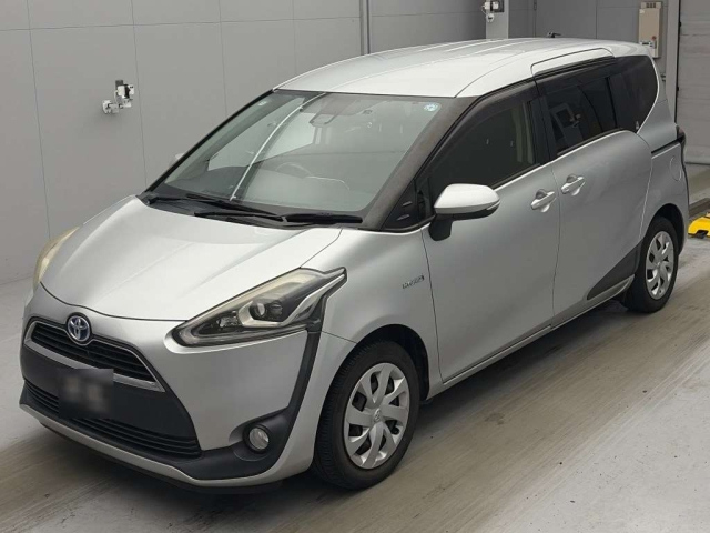 TOYOTA SIENTA — фото
