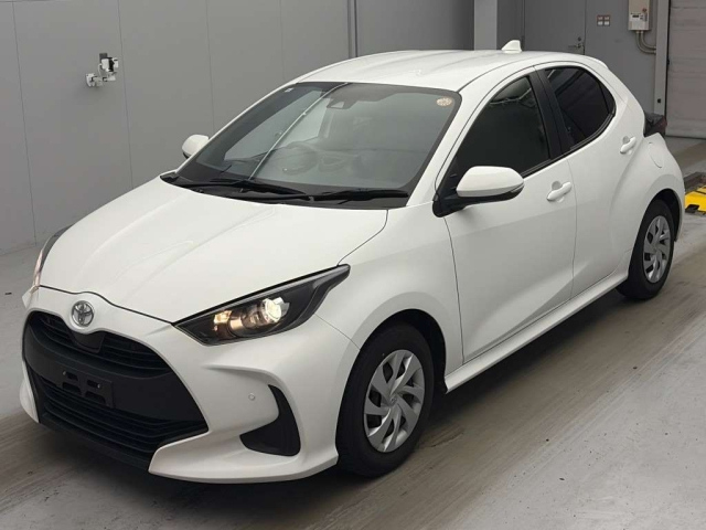 TOYOTA YARIS — фото