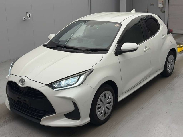 TOYOTA YARIS — фото