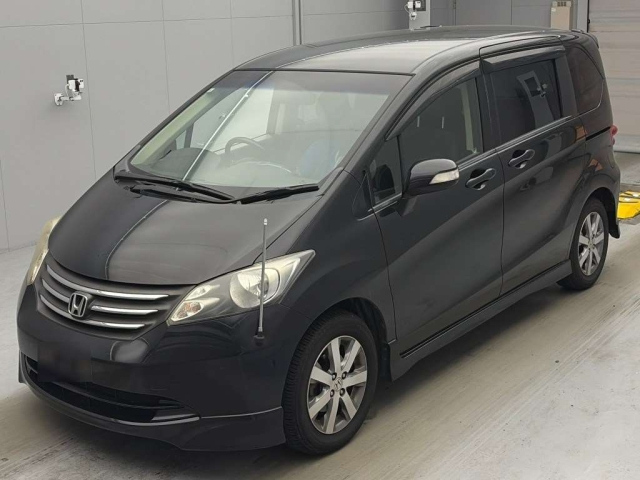 HONDA FREED — фото