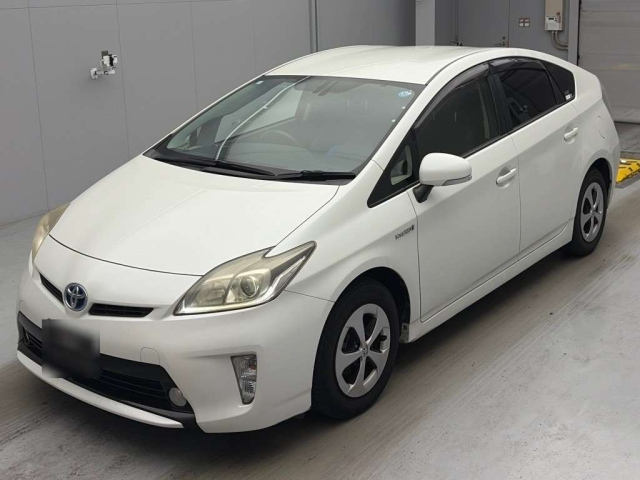 TOYOTA PRIUS — фото