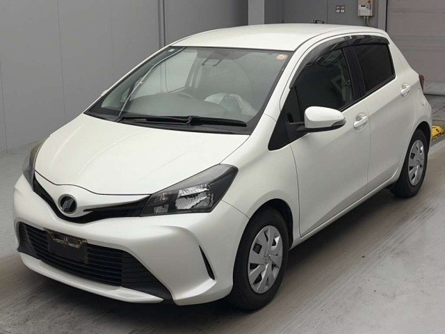 TOYOTA VITZ — фото