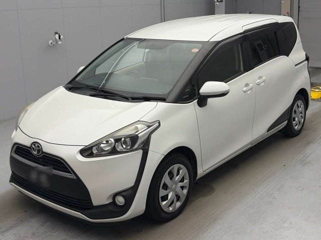 TOYOTA SIENTA — фото