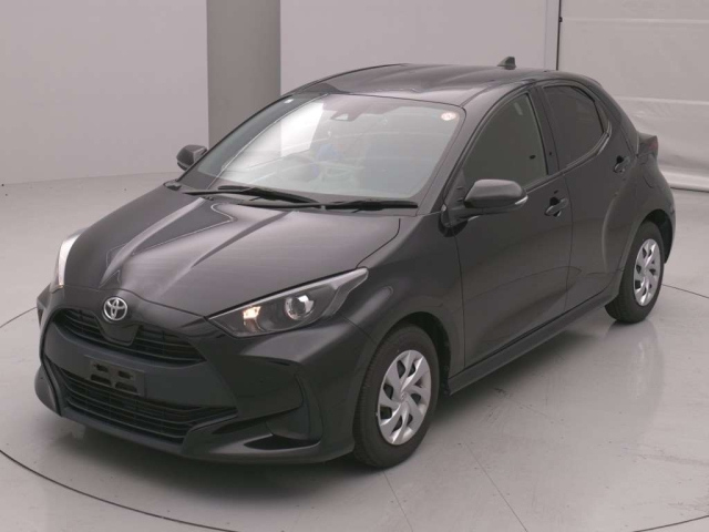 TOYOTA YARIS — фото