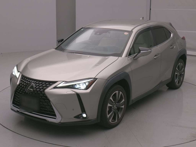LEXUS UX — фото