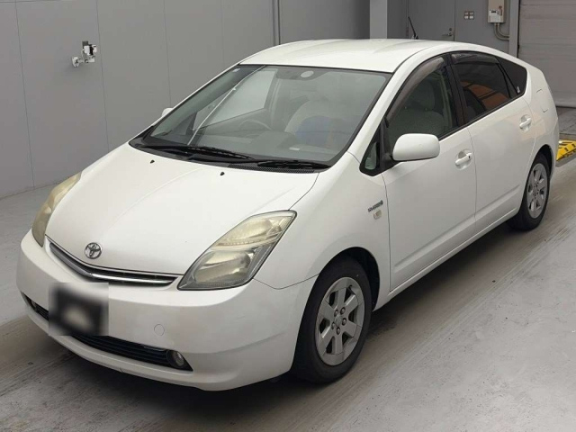 TOYOTA PRIUS — фото