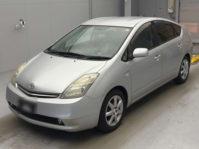 TOYOTA PRIUS — фото