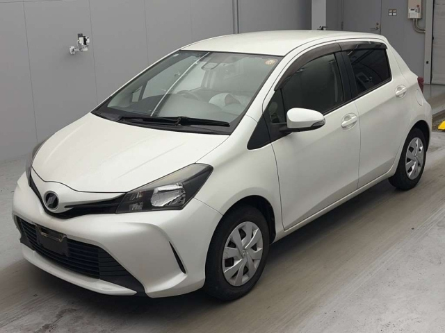 TOYOTA VITZ — фото