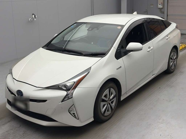 TOYOTA PRIUS — фото