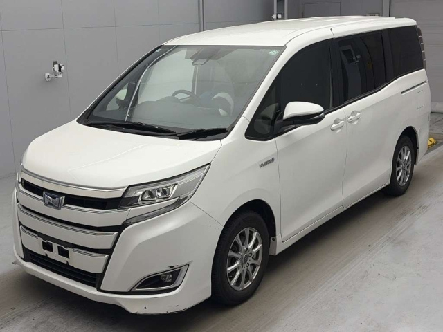 TOYOTA NOAH — фото