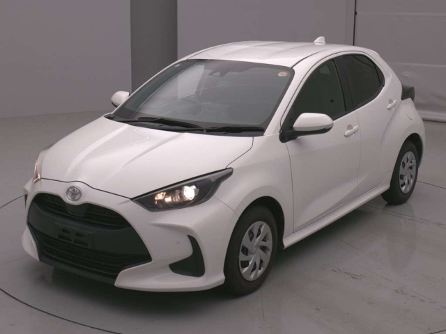 TOYOTA YARIS — фото