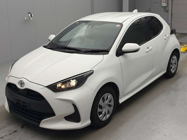 TOYOTA YARIS — фото