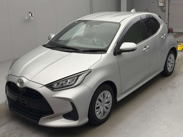 TOYOTA YARIS — фото