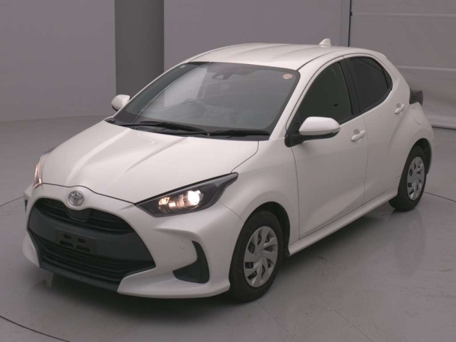 TOYOTA YARIS — фото