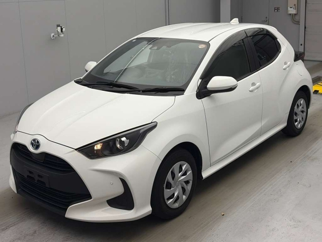 TOYOTA YARIS — фото