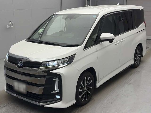 TOYOTA NOAH — фото