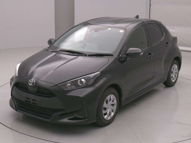 TOYOTA YARIS — фото