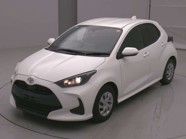 TOYOTA YARIS — фото
