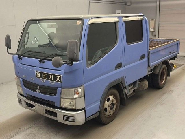 MITSUBISHI CANTER — фото
