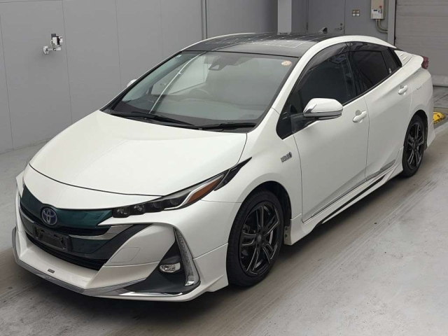 TOYOTA PRIUS — фото