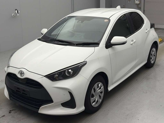 TOYOTA YARIS — фото