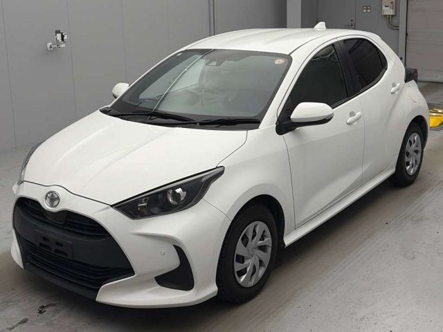 TOYOTA YARIS — фото