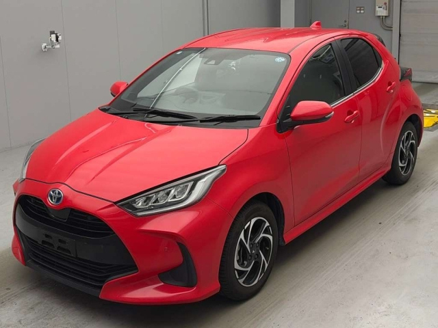 TOYOTA YARIS — фото