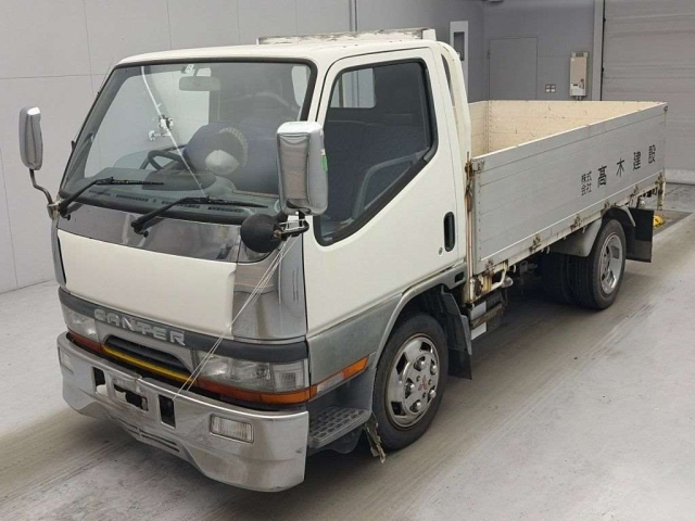 MITSUBISHI CANTER — фото