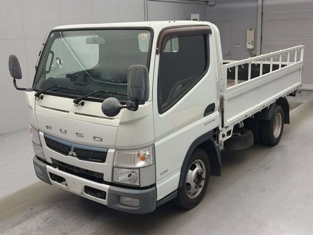 MITSUBISHI CANTER — фото