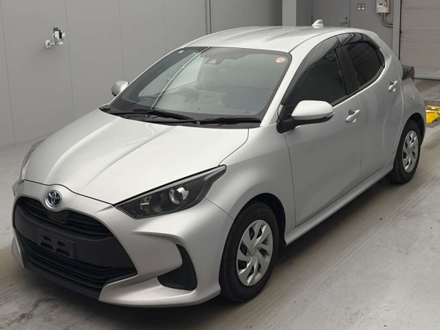 TOYOTA YARIS — фото