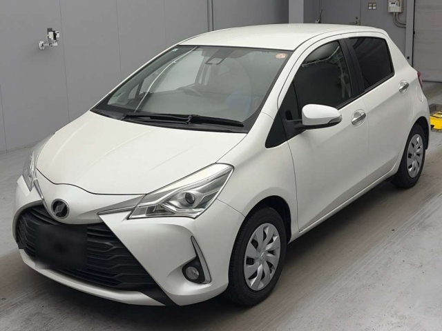TOYOTA VITZ — фото