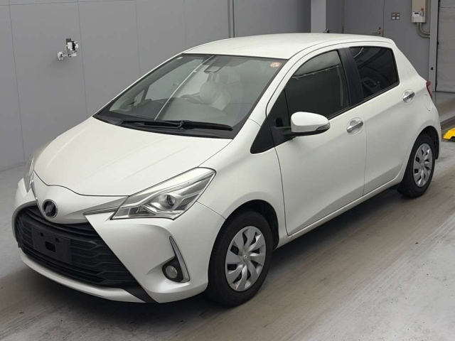 TOYOTA VITZ — фото