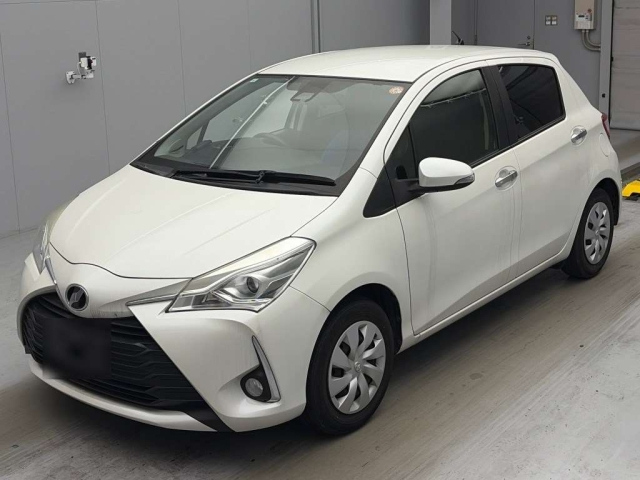TOYOTA VITZ — фото