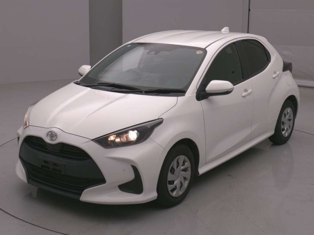 TOYOTA YARIS — фото