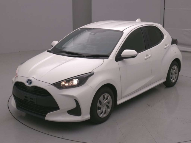 TOYOTA YARIS — фото